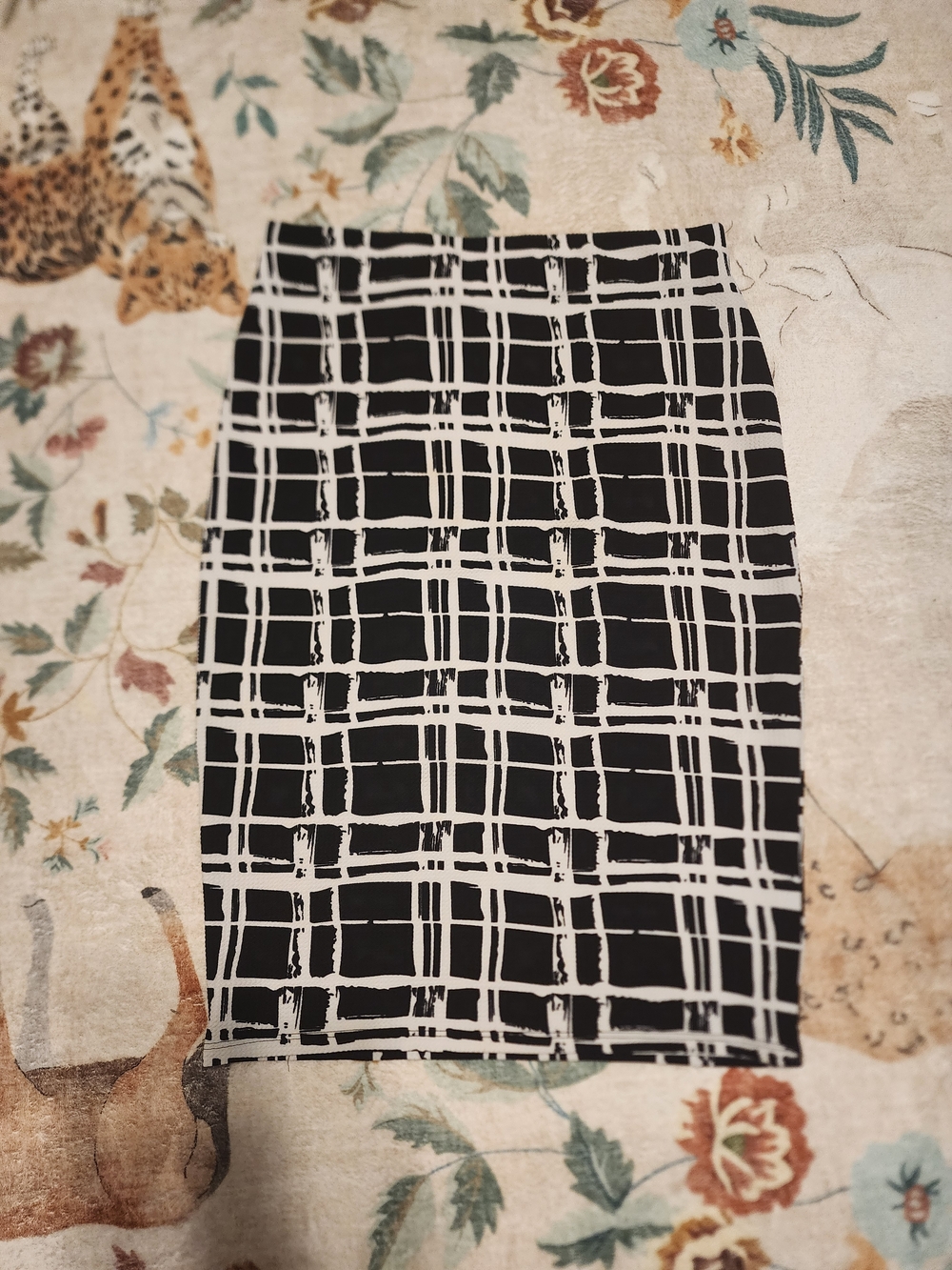 Brat Star Black & White Plaid-Inspired Pencil Skirt